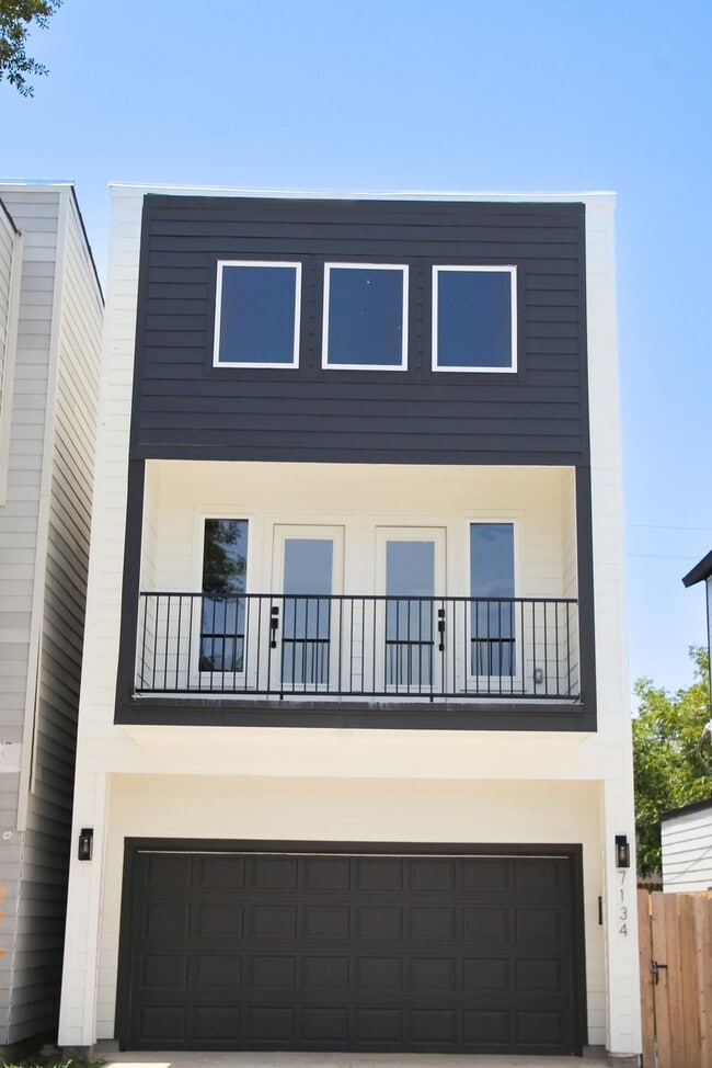 Photo - 7134 St Augustine St
