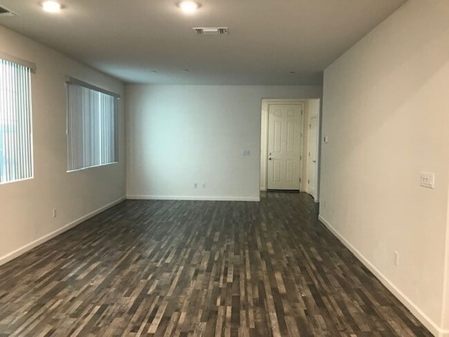 Photo - Beautiful home in Natomas, 3+2.5, 2-story, 2-car tandem garage, close to fwy & shopping
