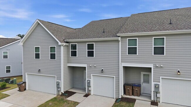 Photo - 307 Spaight Acrs Wy