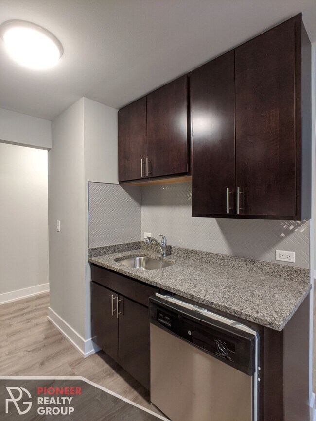 Photo - 530 W Surf St Unidad 312