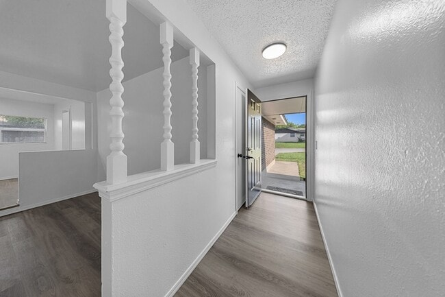 Photo - 3232 Parker Dr