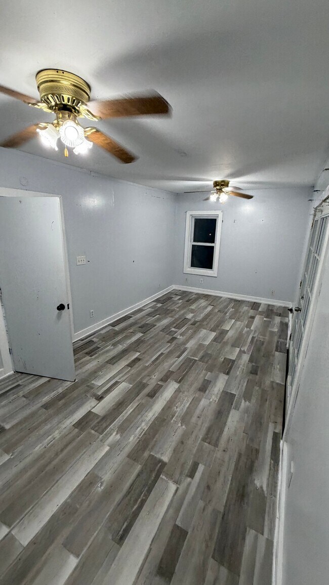 47 Lens St Unit 1