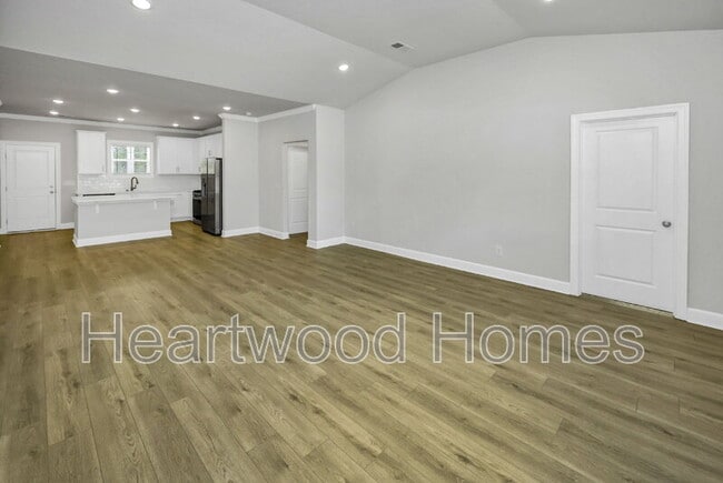 Photo - 6640 Satchelford Rd