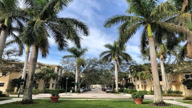 1139 Town Center Dr Unit 25
