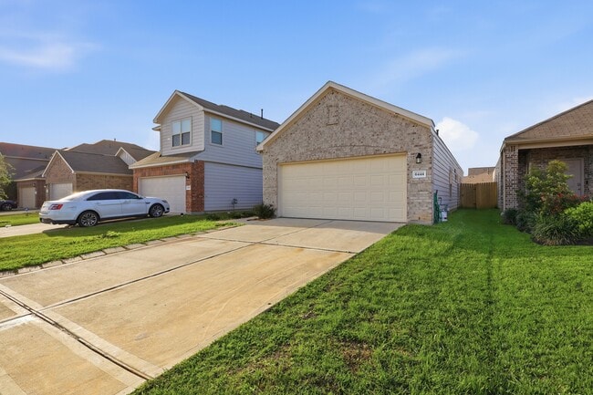 Photo - 6444 Wenlock Dr