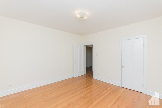 Photo - 1831 W Foster Ave