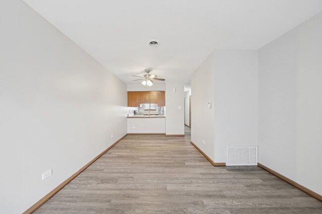 Photo - Burbank Manor Apartments