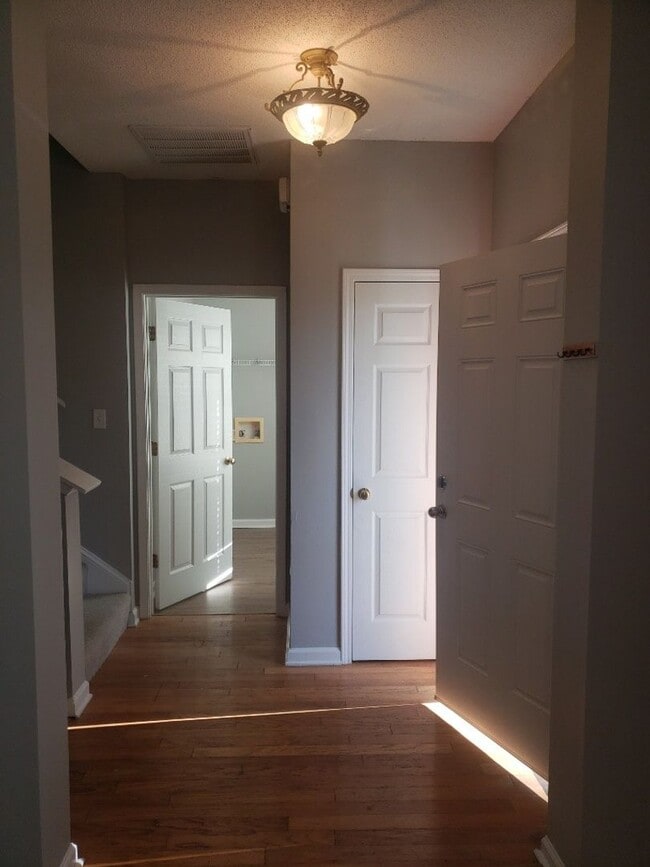 Photo - 23 Stonelake Cir