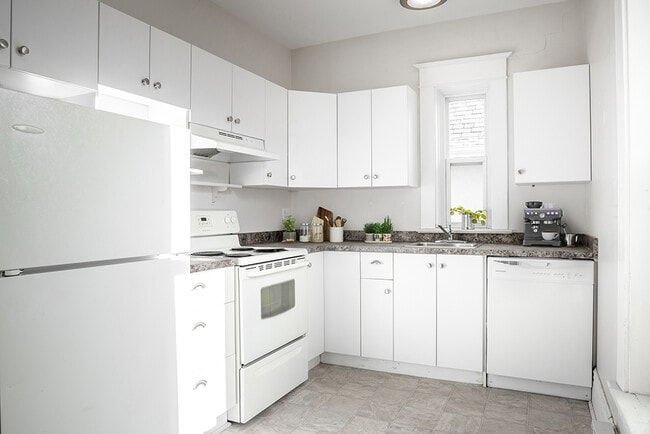 Photo - Clarence Court Unit 946