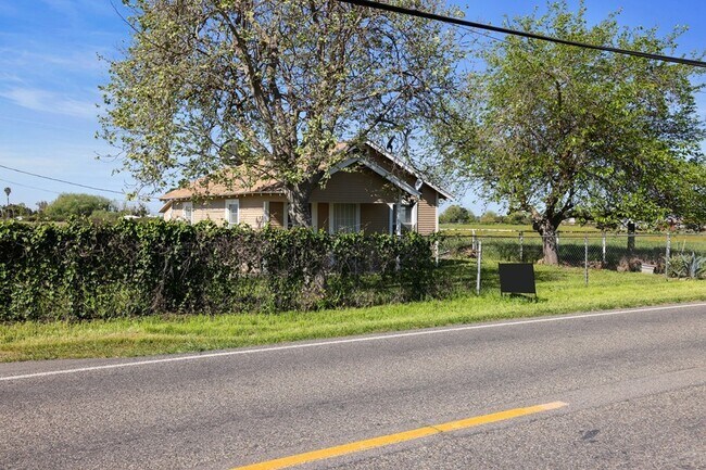 Photo - Home For Rent 11891 Valley Home Rd in Oakdale