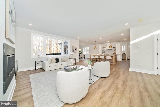 Photo - 204 3 Rivers Rd