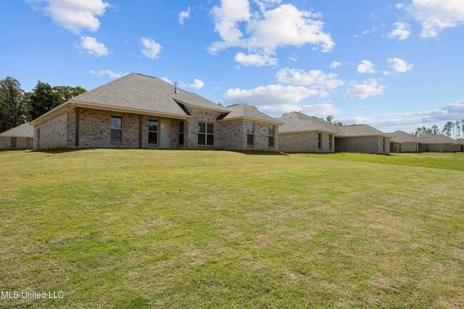 Photo - 230 Hemingway Cir