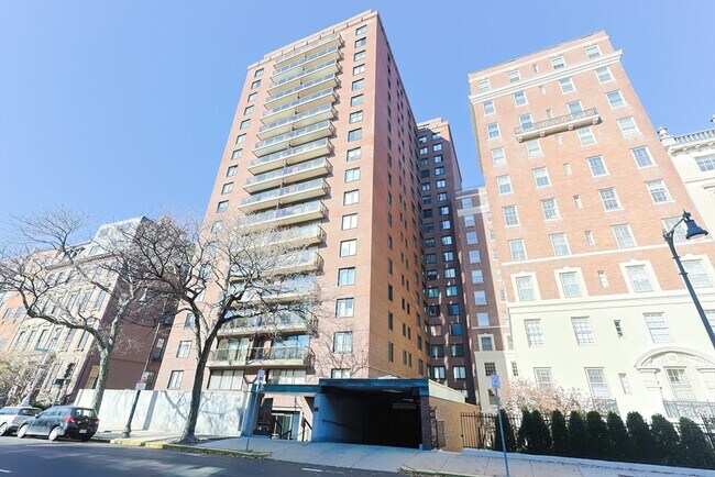 Photo - 180 Beacon St Unidad 3G Rental