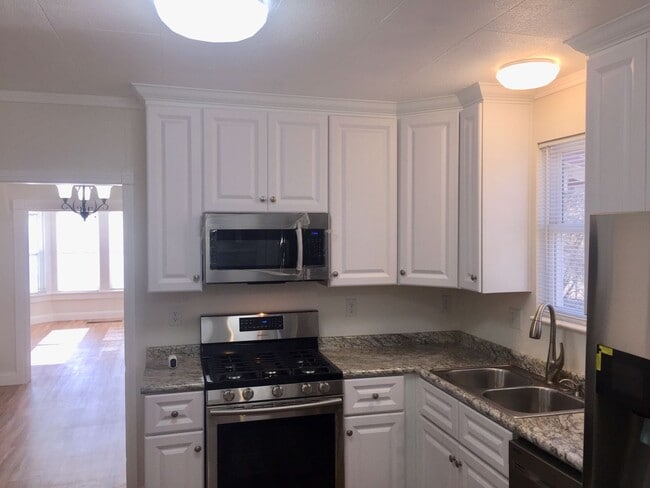 Photo - REMODELED 2 Bedroom Downtown Home