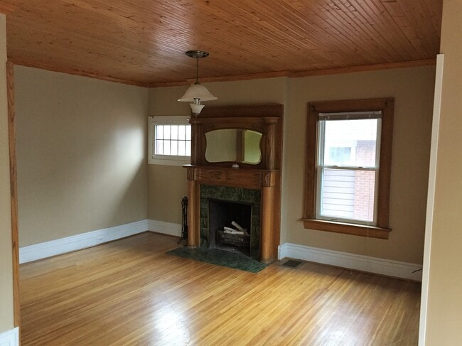 Photo - 1051 Monroe Ave Unidad 2