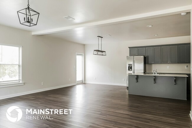 Photo - 370 Ridgeview Cir