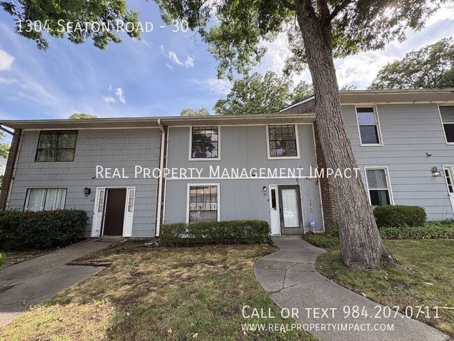 Photo - 1304 Seaton Rd