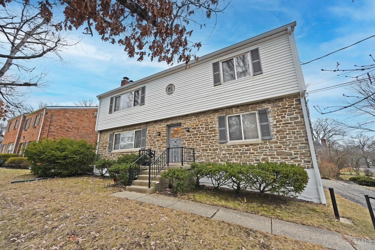 Photo - Montgomery Rd 7558