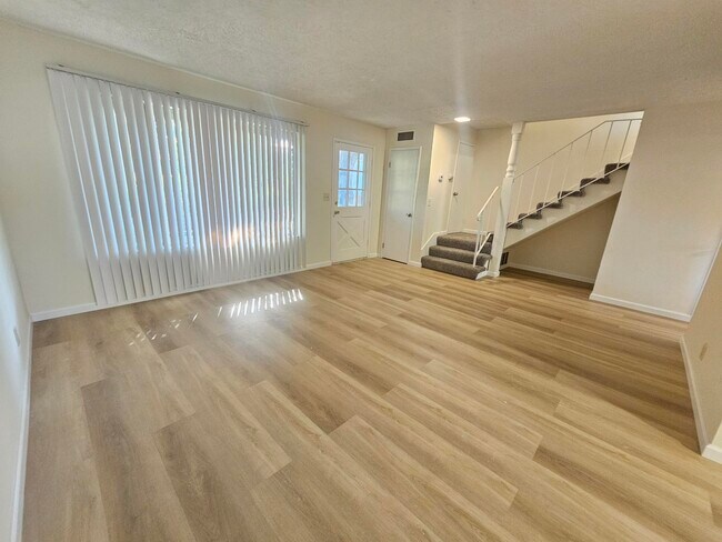 Photo - 68 Fountainhead Ct