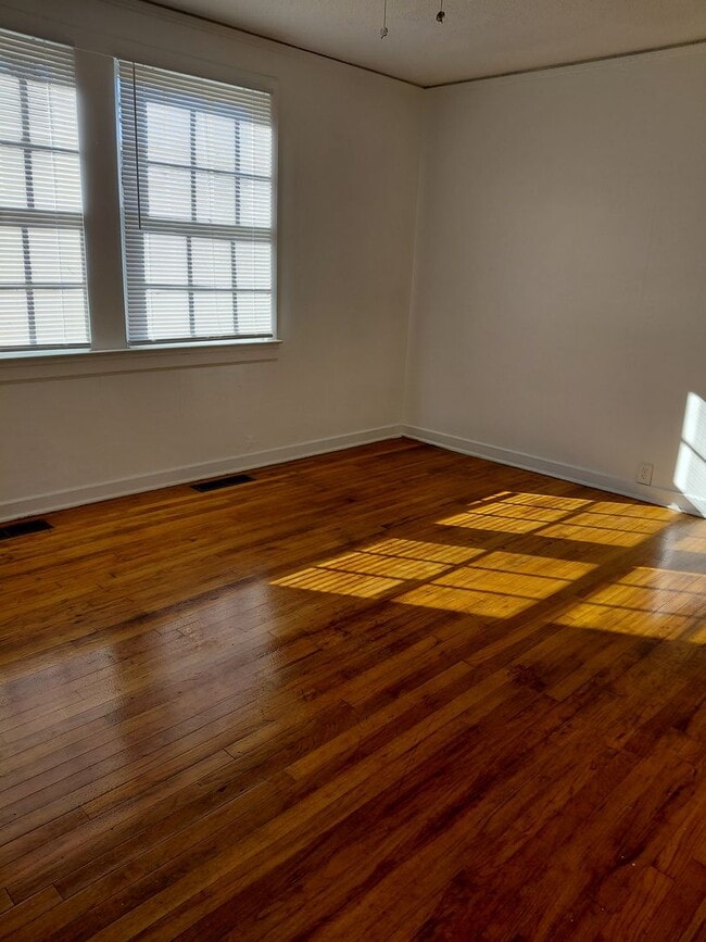 Photo - 2901 Jefferson St