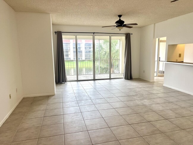 Photo - 108 Half Moon Cir Unit B3