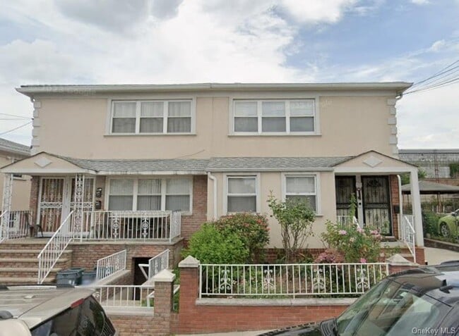 Building Photo - 11-23-23 130th St Unit 2Fl