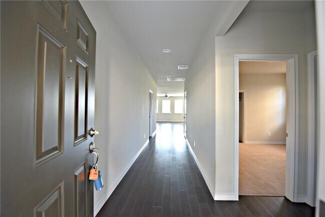 Photo - 517 Whitney Trail