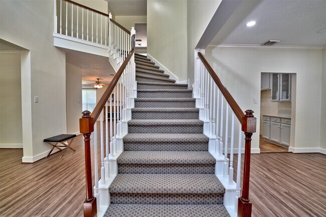 Photo - 15810 Hollow Rock Dr