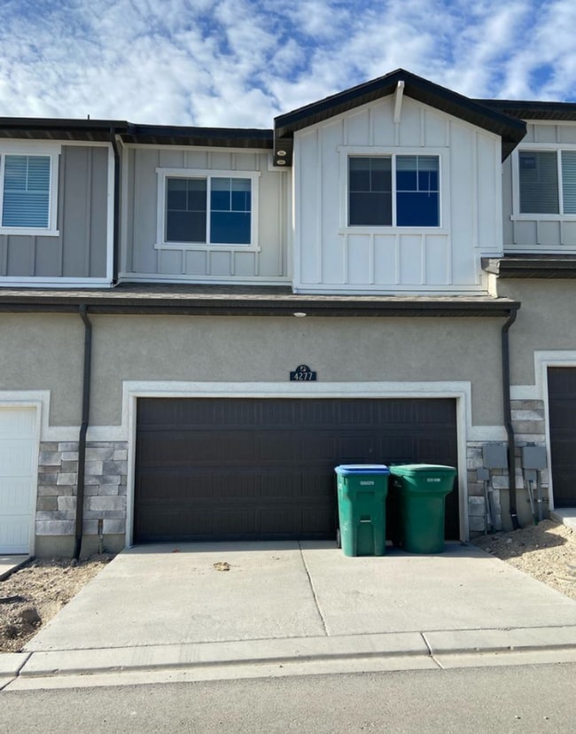 Building Photo - Lehi townhome for rent!