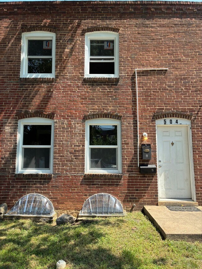 Building Photo - 504 Arsan Ave Unit B Rental