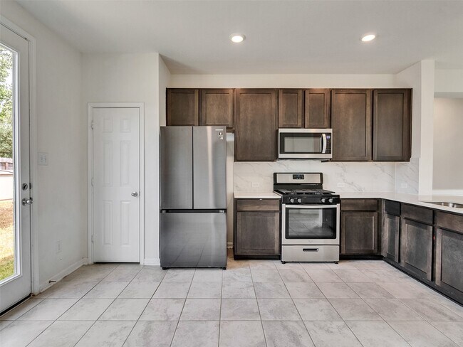 Photo - 6011 Whitewing Rd
