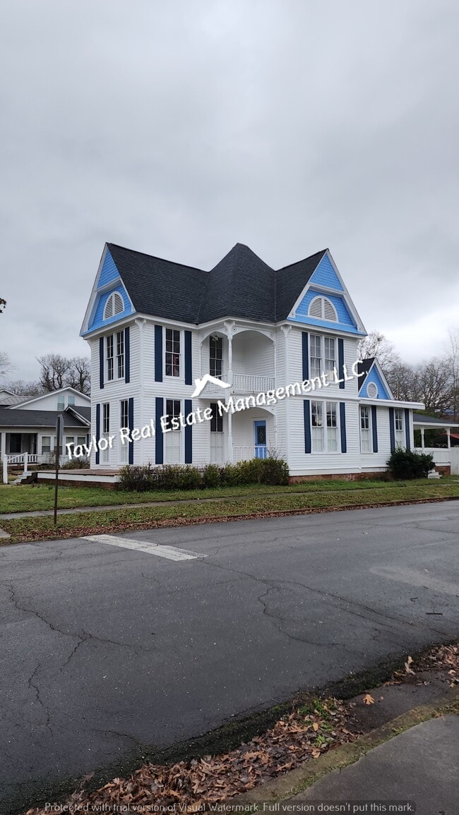 Photo - 1100 N Montgomery Ave