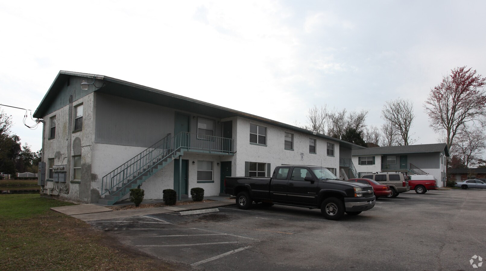 Merrill Oaks Apartments - Merrill Oaks Apartments