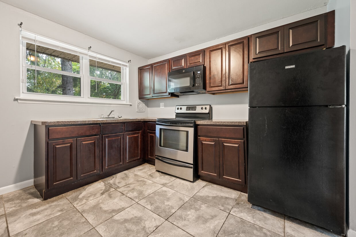 Photo - 100 Central Ave (East Hartford, CT)