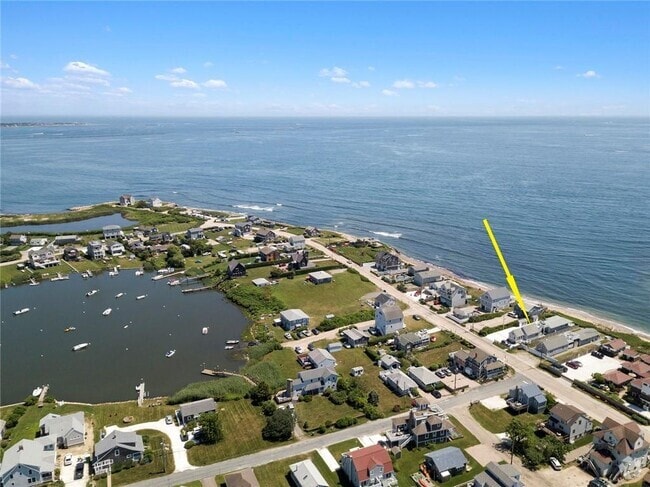 Building Photo - 967 Matunuck Beach Rd Unit A Rental