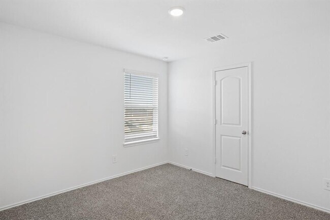 Photo - 4905 Blue Beetle Rdg Dr