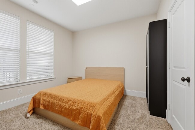 Photo - 1816 Dennis St