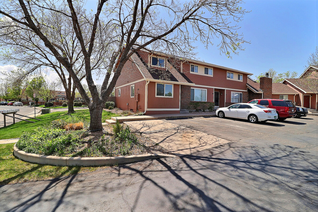 Entrance to Property - 919 44th Avenue Ct Apartments Unit E