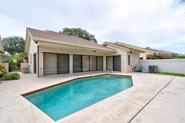 Photo - Luxurious 3 Bedroom Oasis with Pool and Beach Access AVAILABLE NOW!
