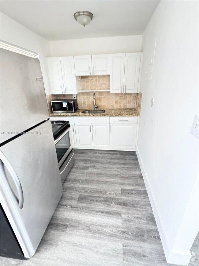 Building Photo - 231 SW 15th St Unit 1 Rental