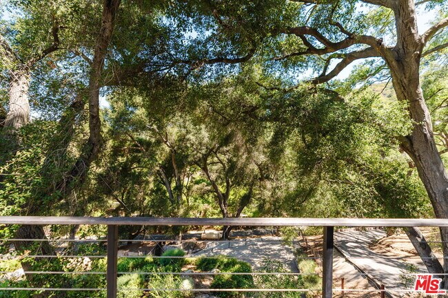 1149 Old Topanga Canyon Rd