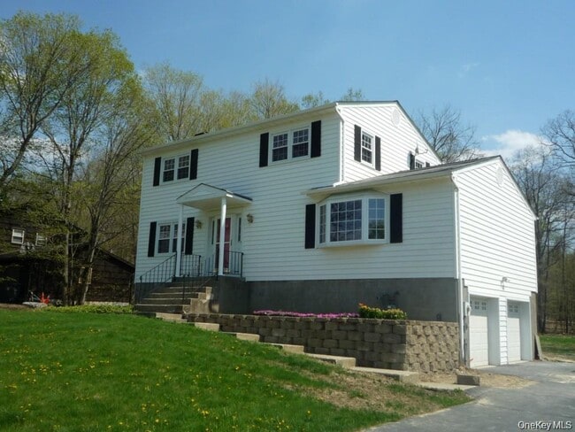 Building Photo - 156 Barnes Rd Rental