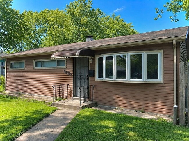 Building Photo - 3BD/1BA Home In Gary