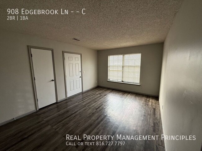 Photo - 908 S Edgebrook Ln Unidad C