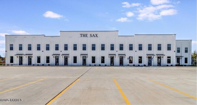 Building Photo - 711 E Main St Unit 100