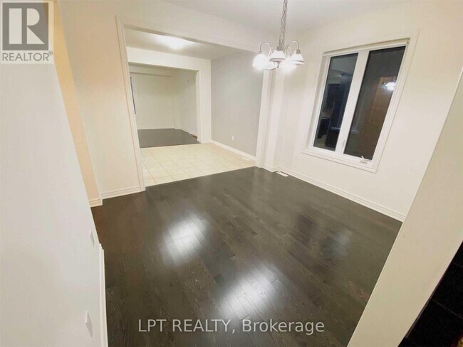 Photo - 35 Humberstone Cres