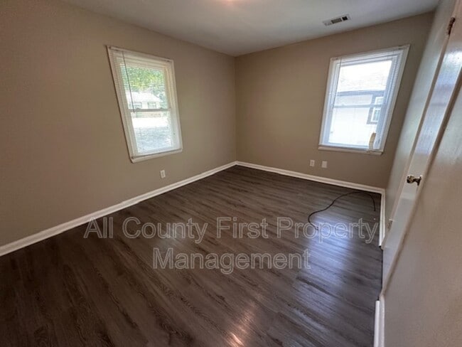 Photo - 833 Commodore Dr NW Unit 833 B Commodore