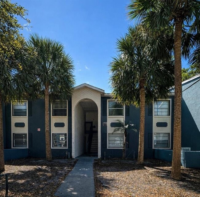 Building Photo - 2505 N Alafaya Trail Unit 8