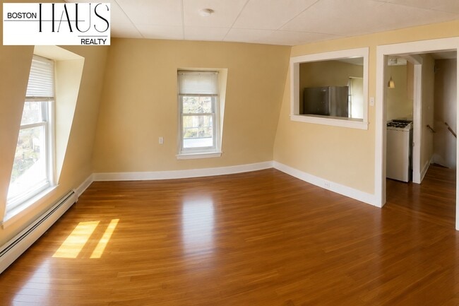 Building Photo - 30 Inman St Unit 3