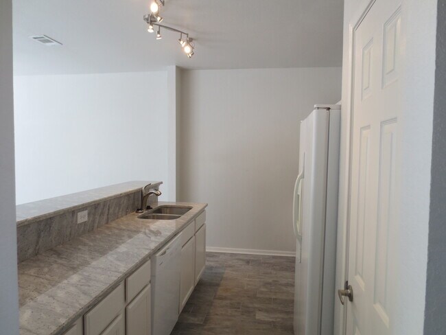 Photo - Beautifully Updated 3Bed/2.5Bath Townhouse in the Heart of Destin